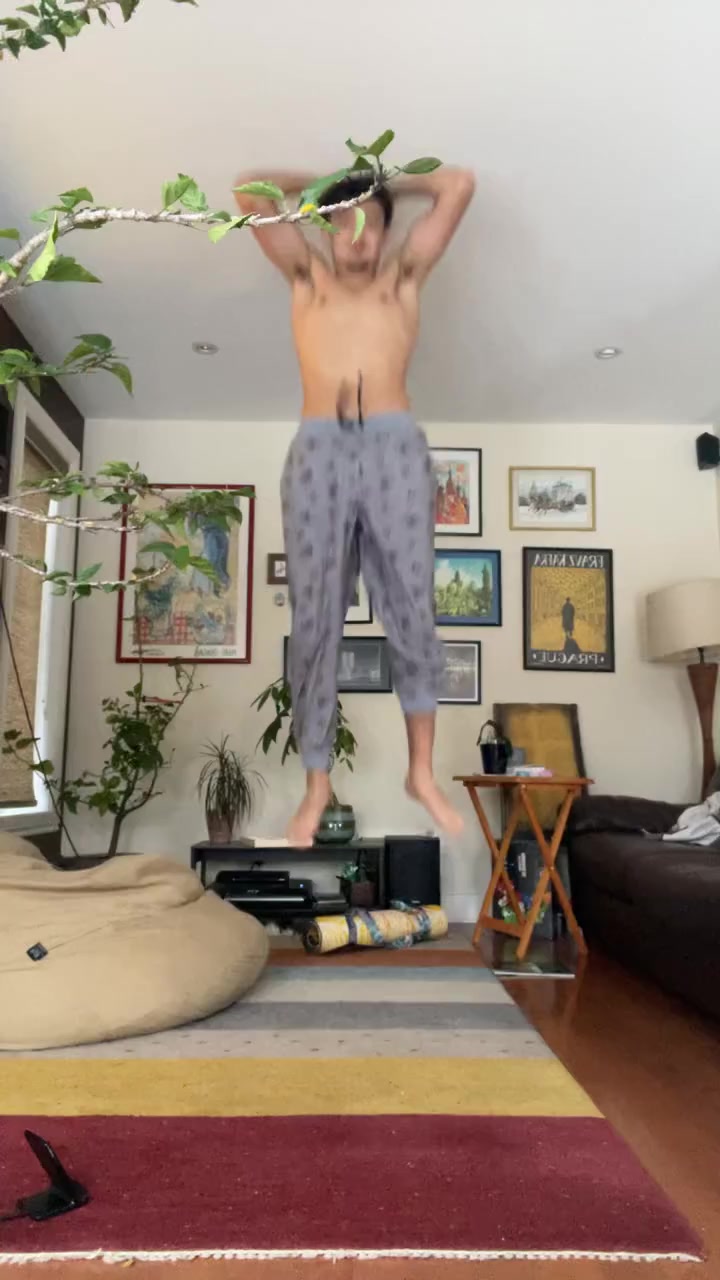 Watch Aquiles Valdes's Vertical Jump: 9.5 inches