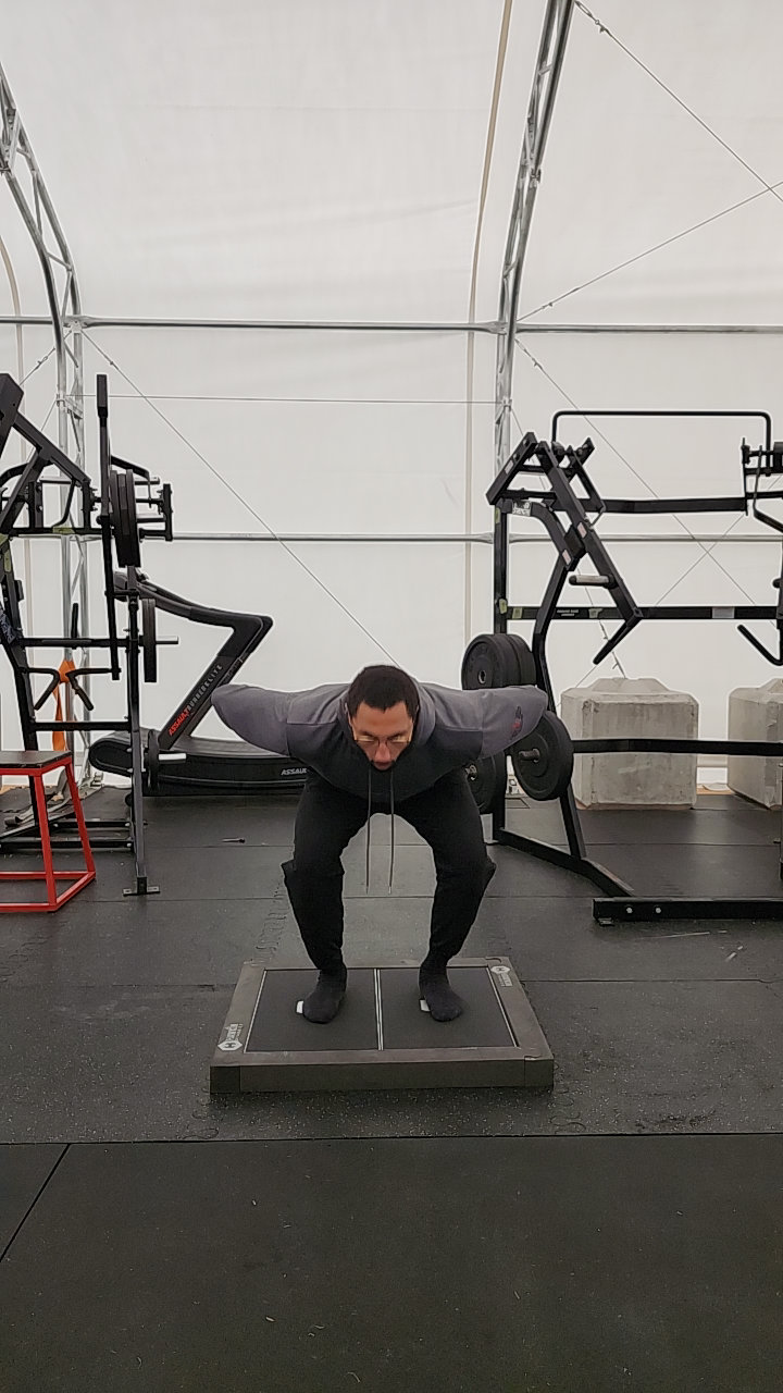 Watch micah awe's Vertical Jump: 18 inches