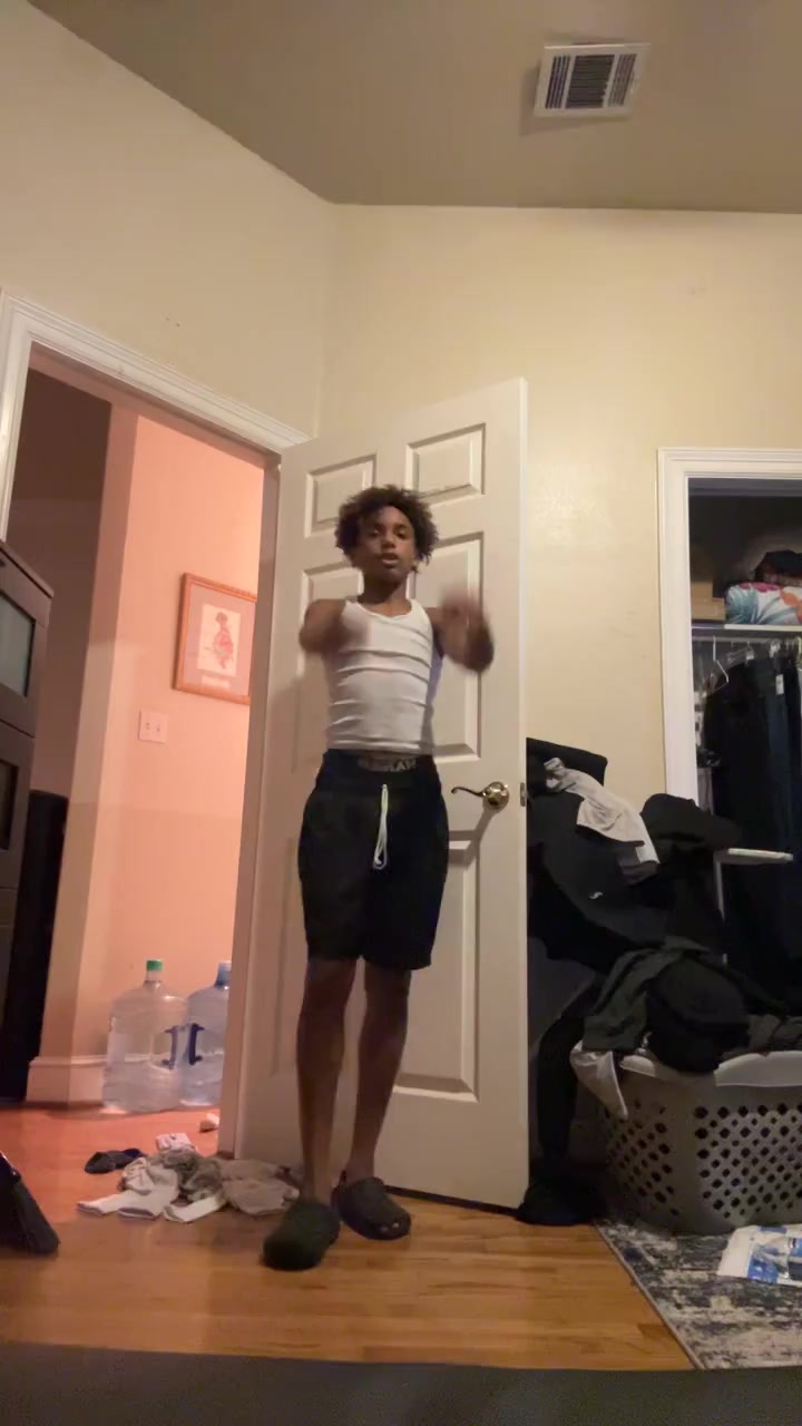 Watch Ian Carsten's Vertical Jump: 28 inches