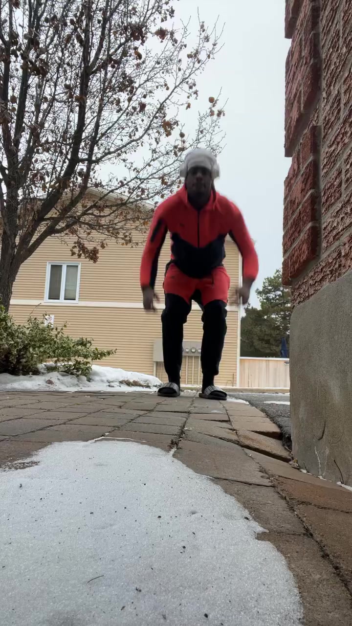 Watch eber  doyle's Vertical Jump: 20 inches