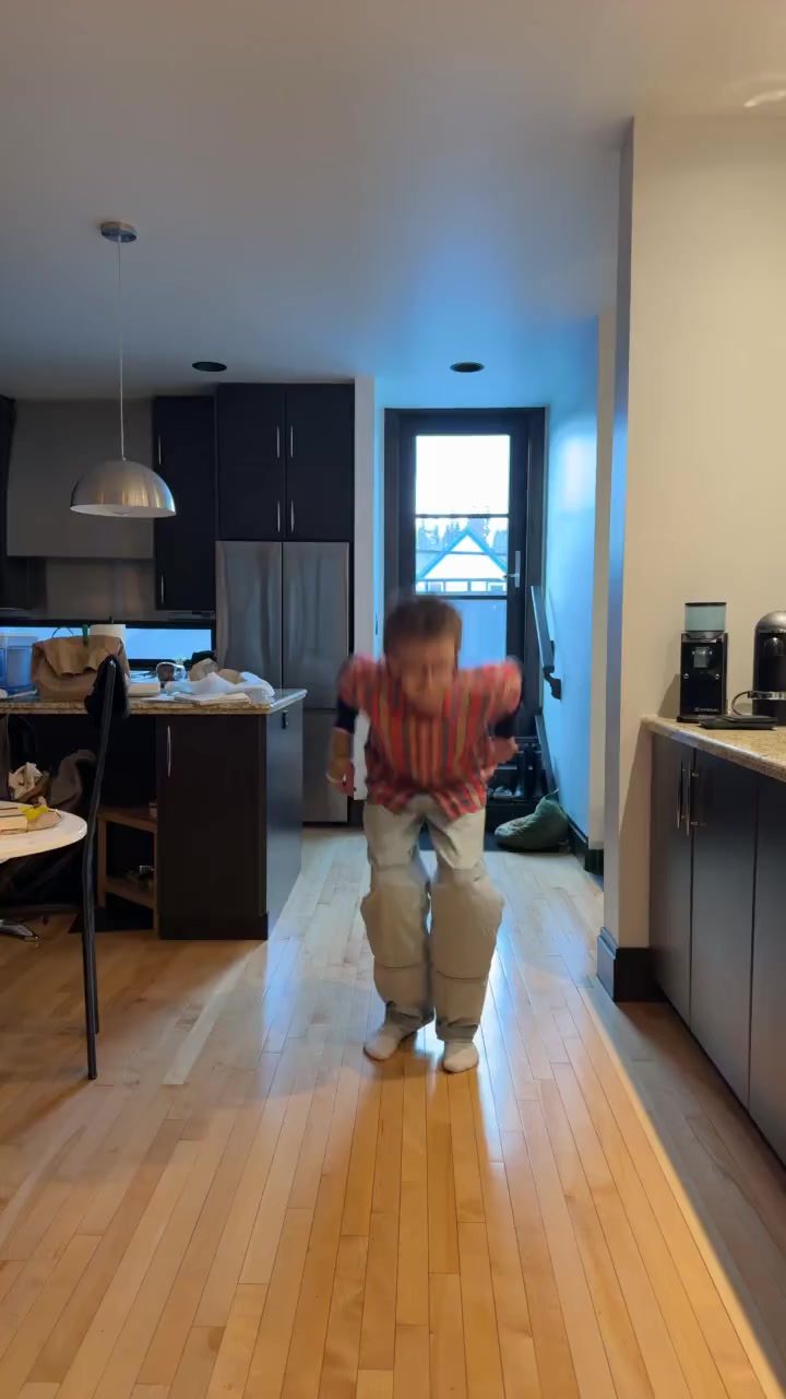 Watch patrick rous's Vertical Jump: 17 inches