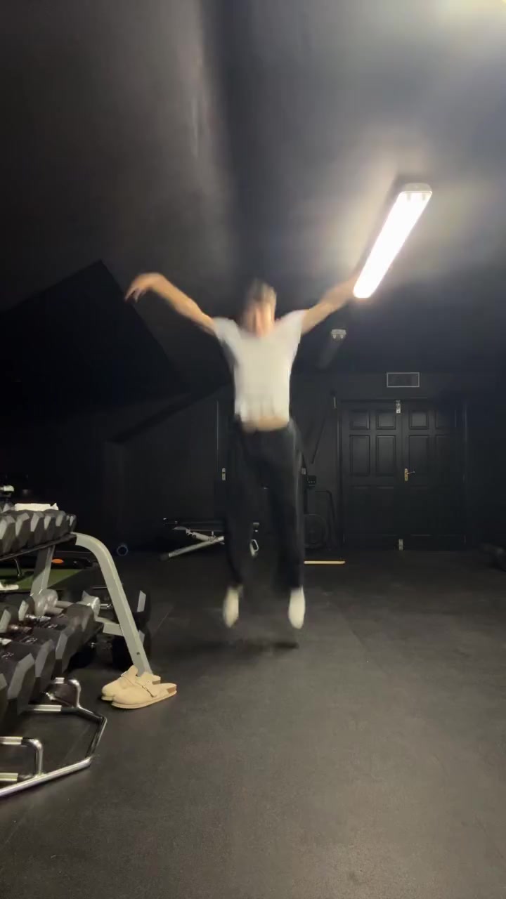 Watch PurpleShift athlete's Vertical Jump: 16 inches