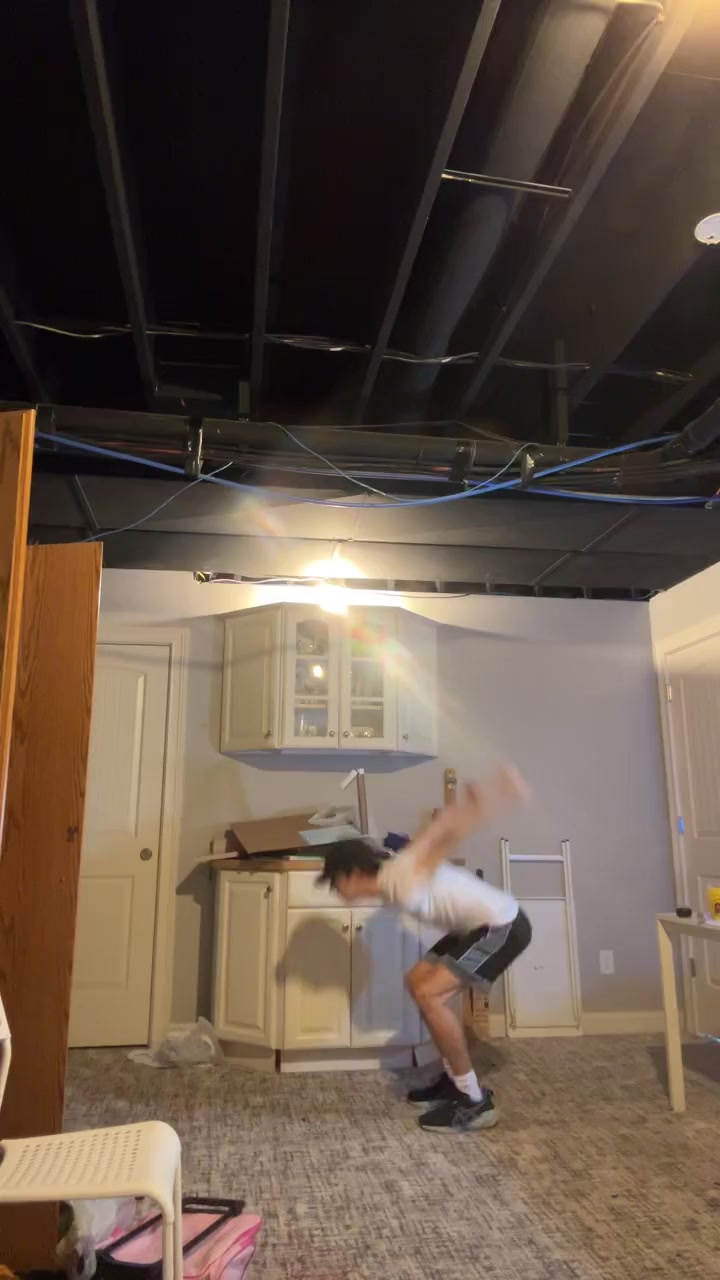 Watch Nicholas Hileman's Vertical Jump: 25.5 inches